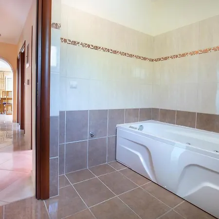 βιλα εμμανουελα ヴィラ サミ