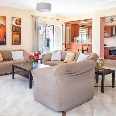 βιλα εμμανουελα Сами